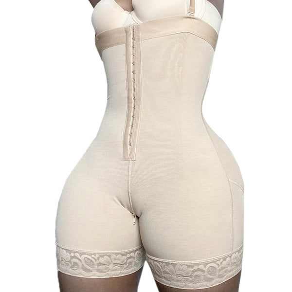 Curvaceous Confidence: Plus Size Hip Lift Shapewear with Zipper Detail